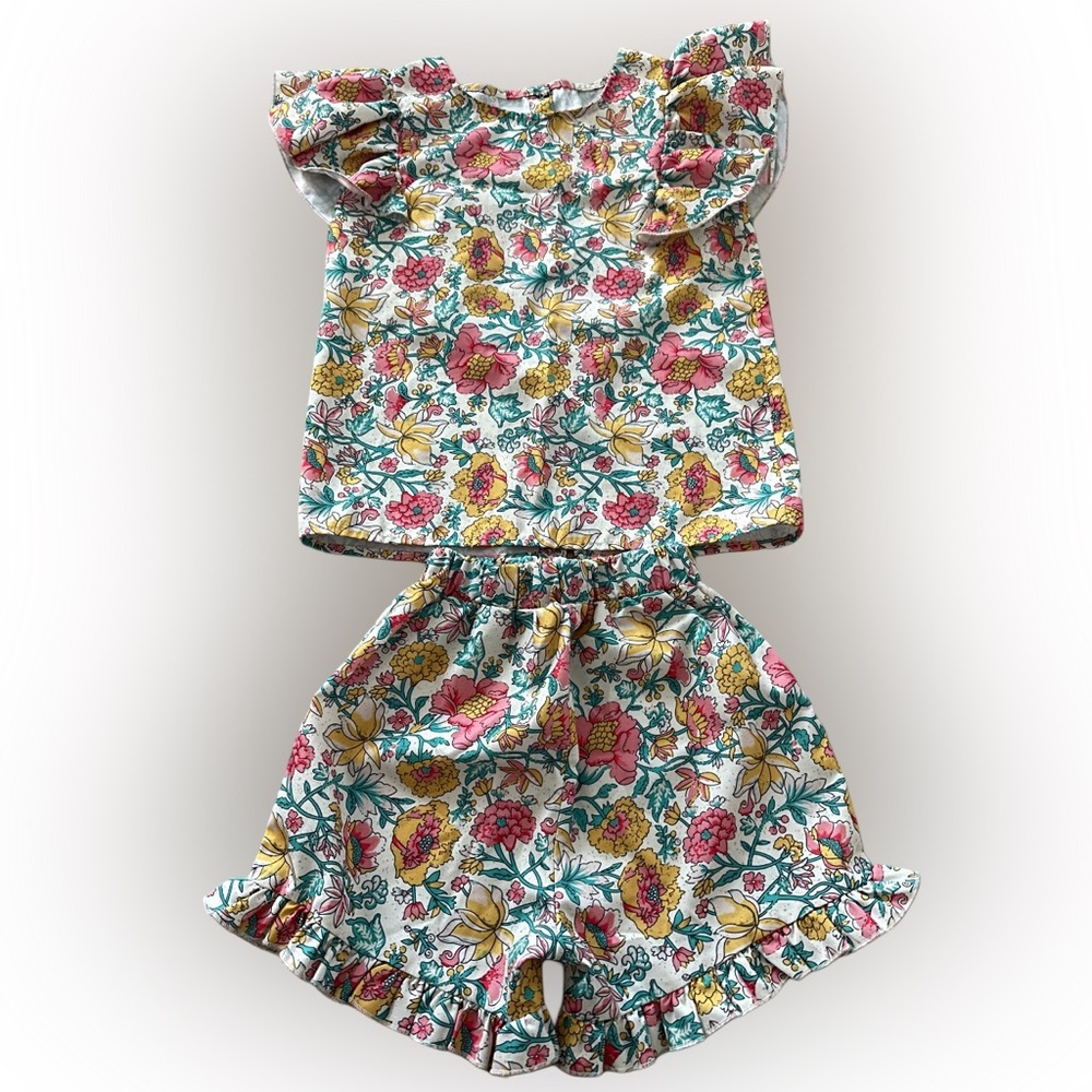 Floral Kids summer outfit short set.